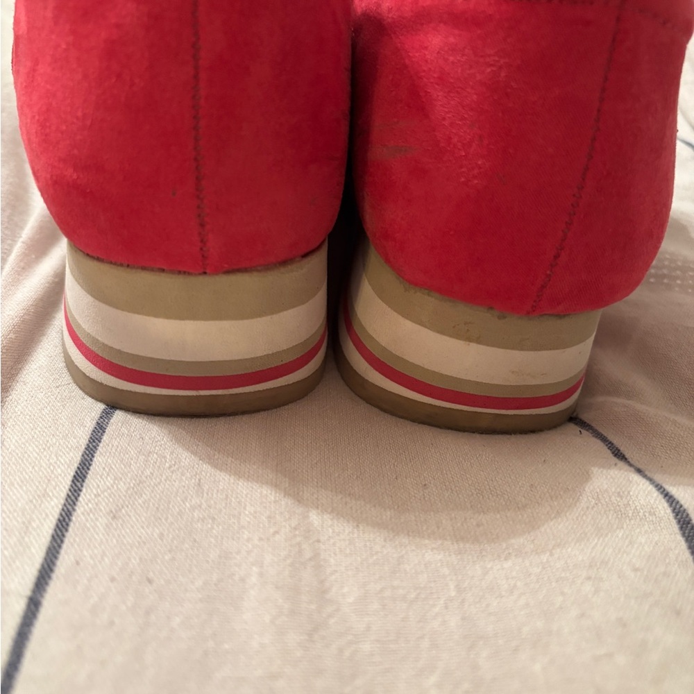 Elegant pink Loafers with Gold Accent - Picture 3 of 10